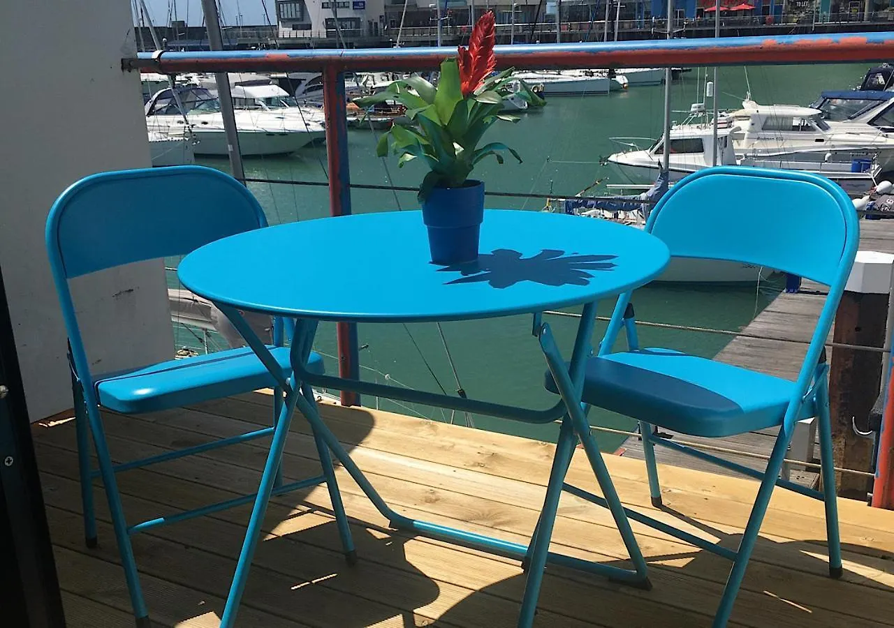 Apartament Brighton Marina Floating Home