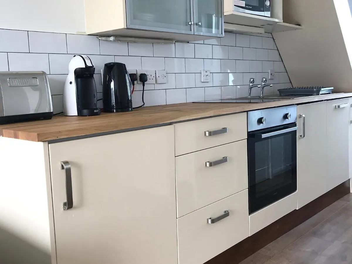 Brighton Marina Floating Home Apartment