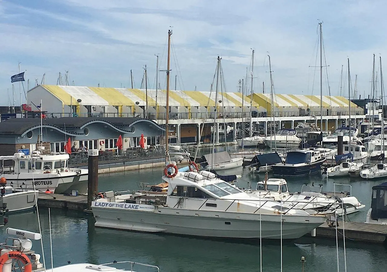 Brighton Marina Floating Home 0*,