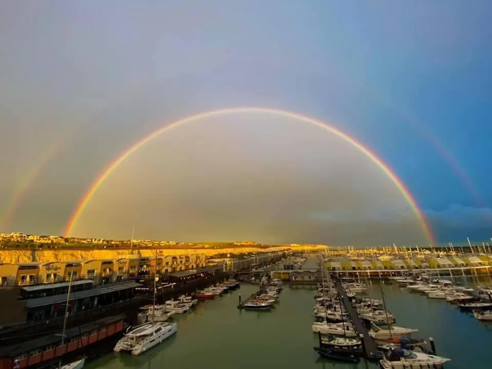 Brighton Marina Floating Home Reino Unido